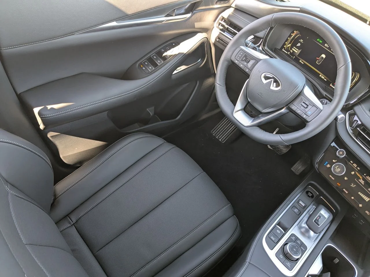 Certified Used 2026 Graphite Shadow INFINITI Luxe image 20