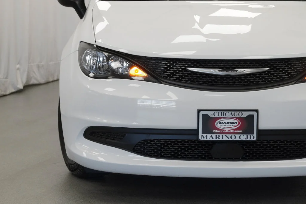 Used 2023 White Chrysler LX image 11