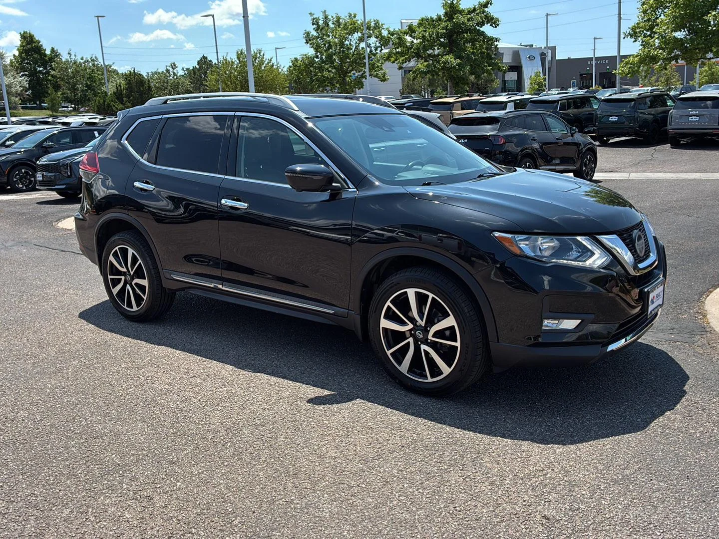 Used 2020 Magnetic Black Pearl Nissan SL image 4