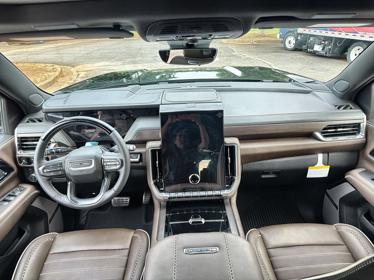 2026 GMC Yukon Denali Ultimate - Photo 17