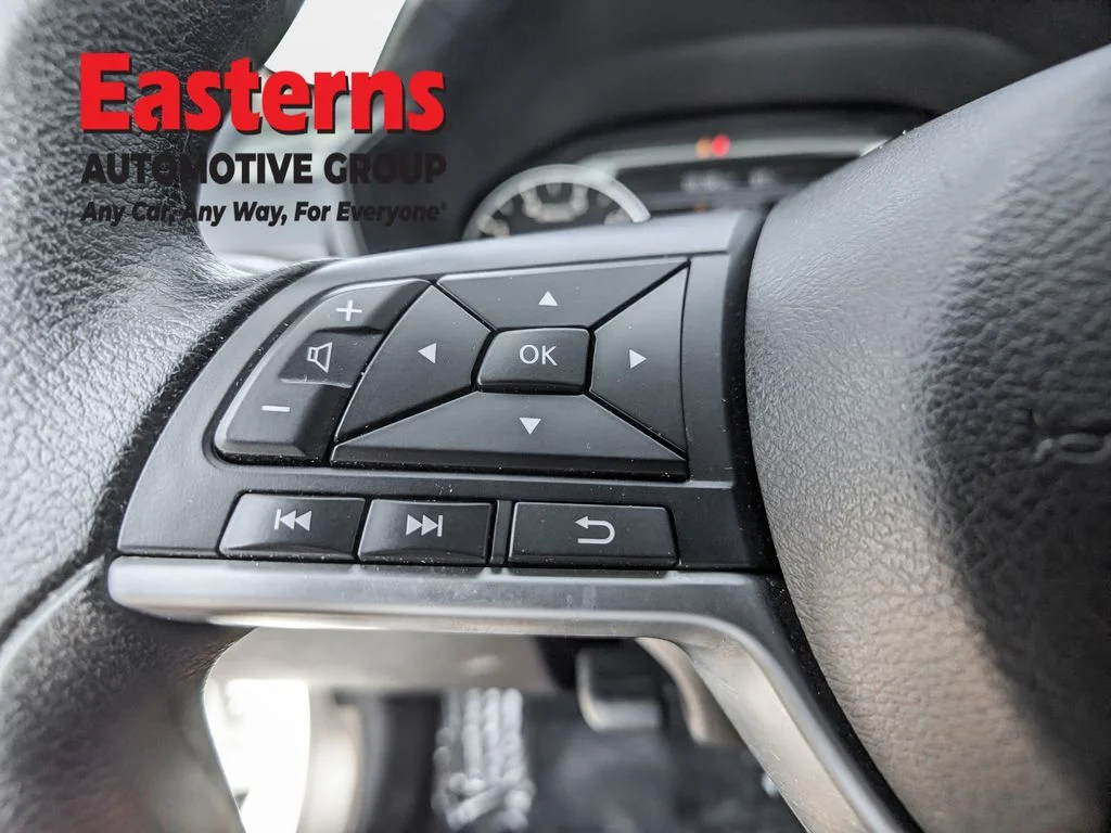 Used 2024 White Nissan 2.5 SV image 14