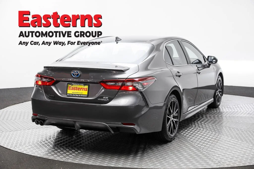 Used 2023 Gray Toyota SE image 5