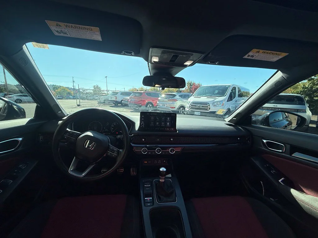 Used 2024  Honda Base image 17