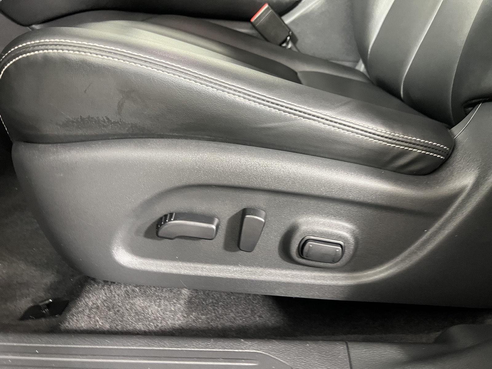 Used 2024 Pearl White Tricoat Nissan SV image 30