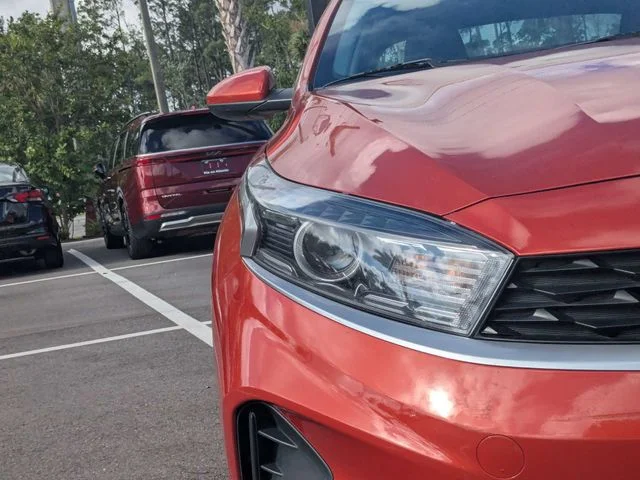 2023 Kia Forte LXS - Photo 9