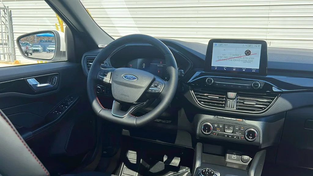 2025 Ford Escape ST-Line Select - Photo 15