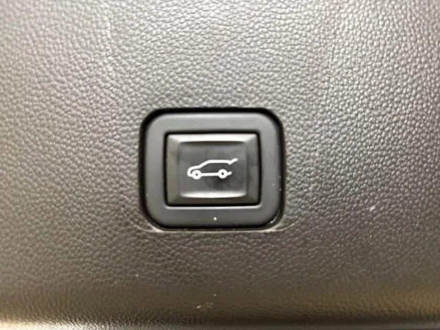 Used 2023 Summit White Chevrolet RS image 27