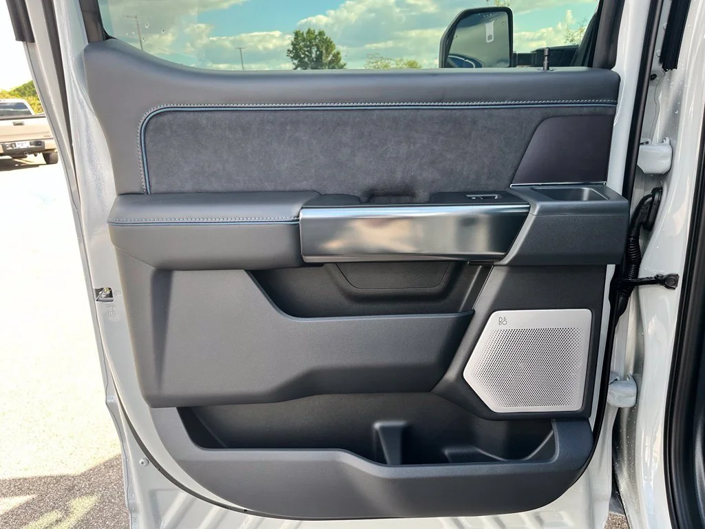 New 2026 White Ford Platinum image 15