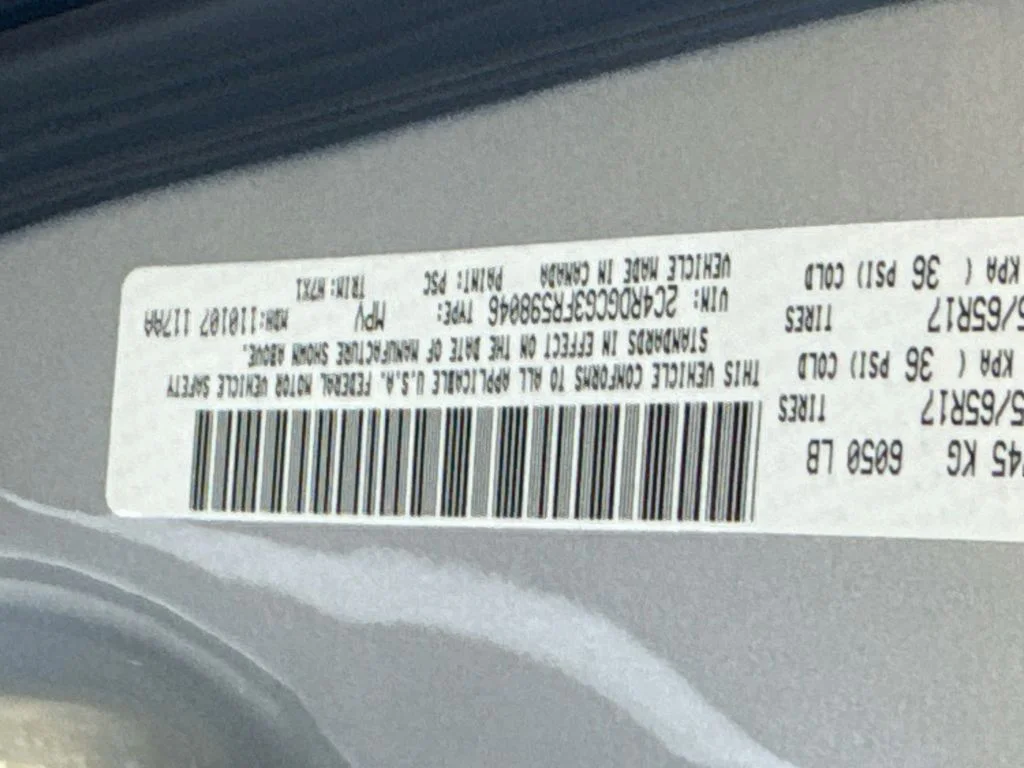 Used 2015 Silver Dodge SXT image 38