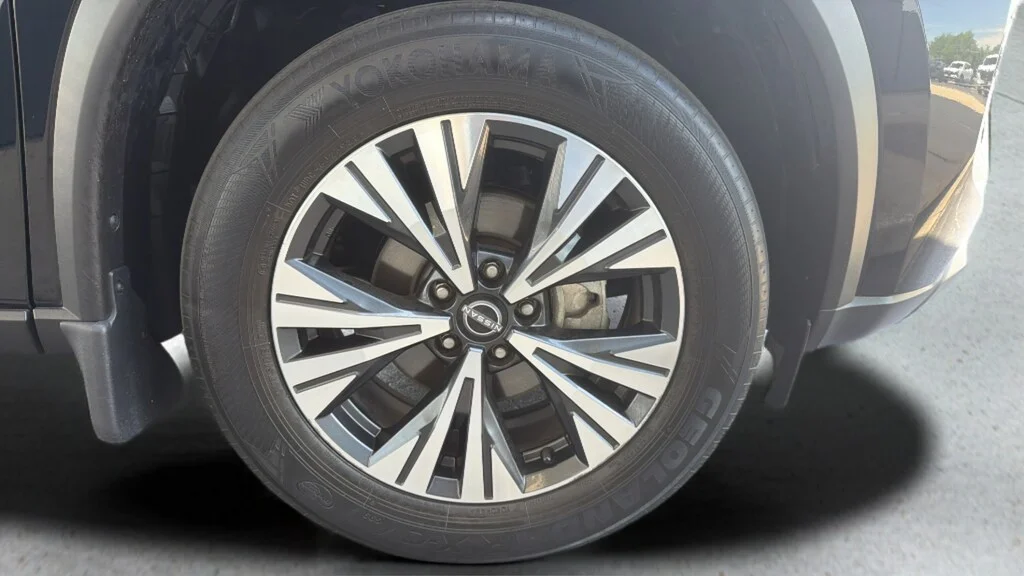 Used 2023 Super Black Nissan SV image 23