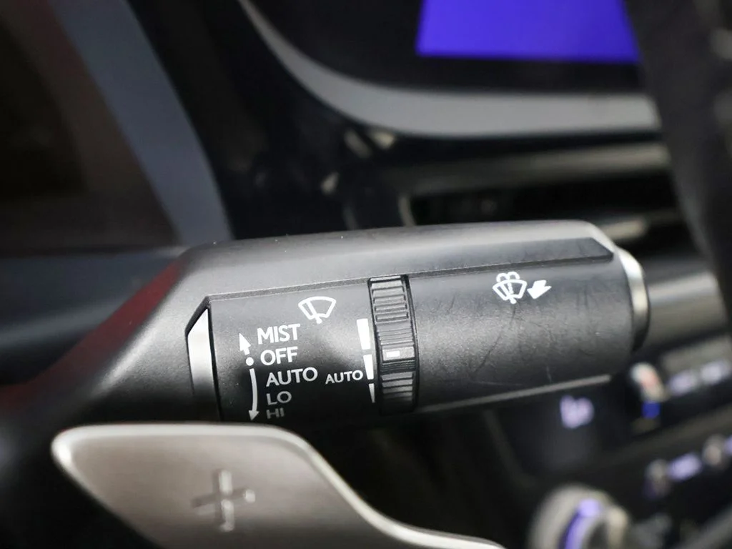 Used 2023 White Lexus 300h image 42