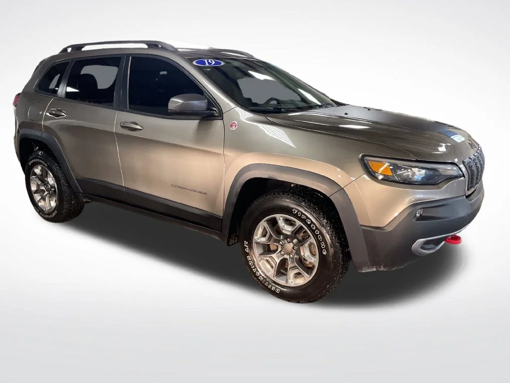 Used 2019 Beige Jeep Trailhawk image 8
