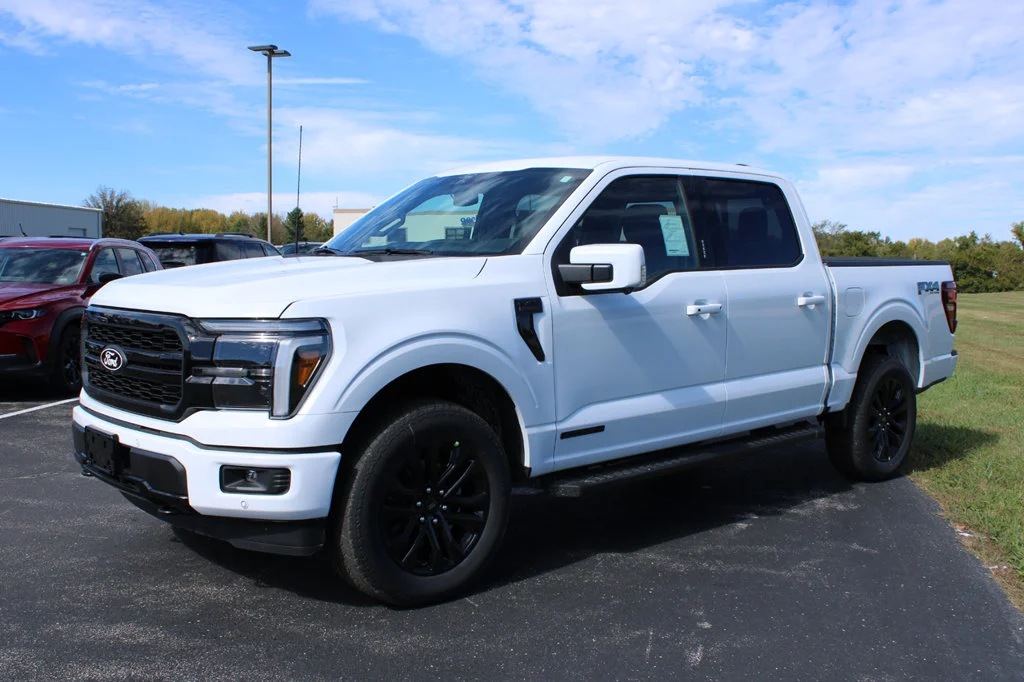 New 2026 Oxford White Ford Lariat® image 3
