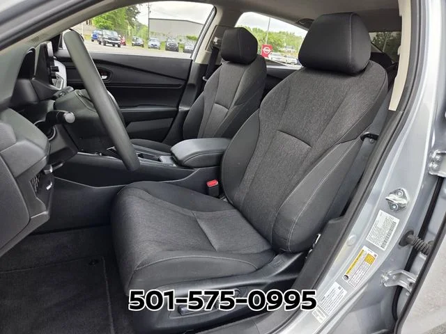 Used 2025  Honda SE image 8