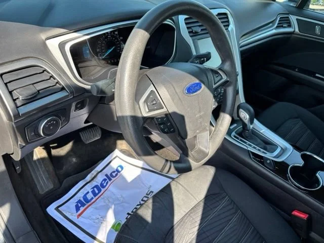 Used 2016 Gray Ford SE image 13
