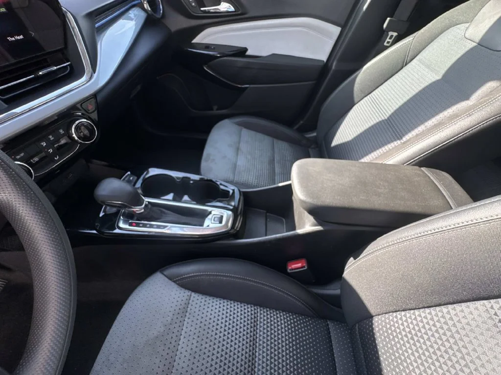 Used 2025 Gray Chevrolet LT image 39