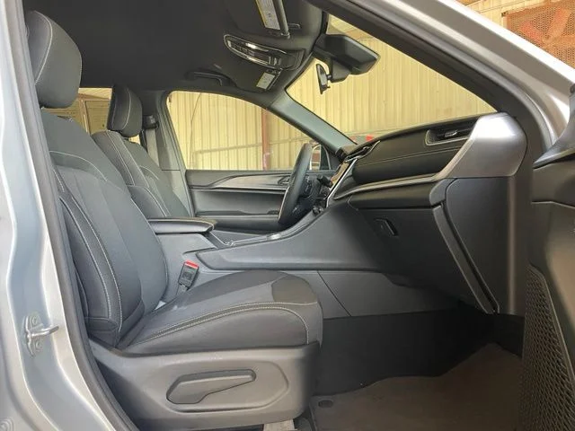 Used 2025 Silver Jeep Laredo image 21