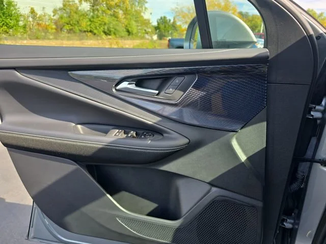 New 2025 Sterling Gray Metallic Chevrolet LT image 27