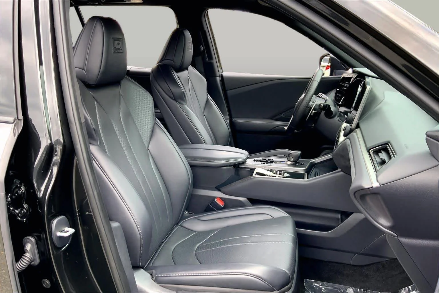 Certified Used 2025 CAVIAR Lexus F SPORT Premium image 9
