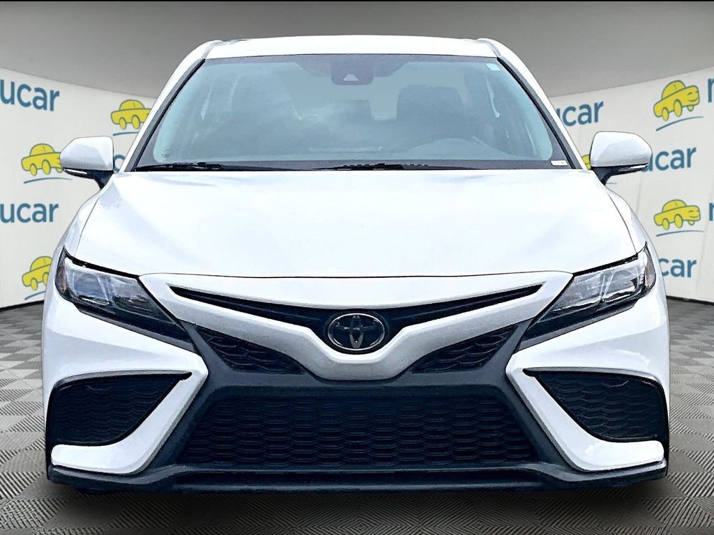 Used 2023 White Toyota SE image 3