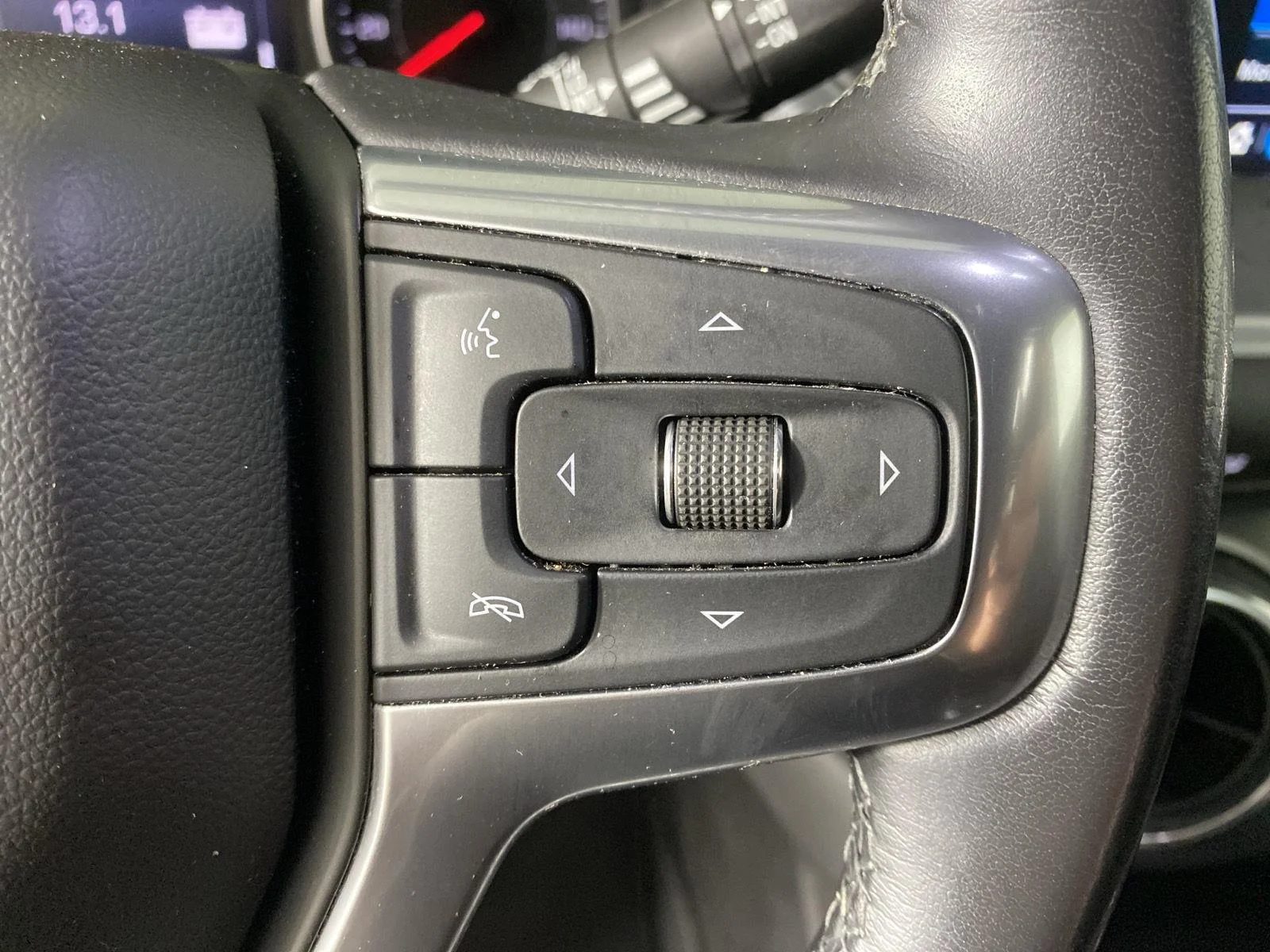 Used 2020 CAJUN RED TINTCOAT Chevrolet LT image 15