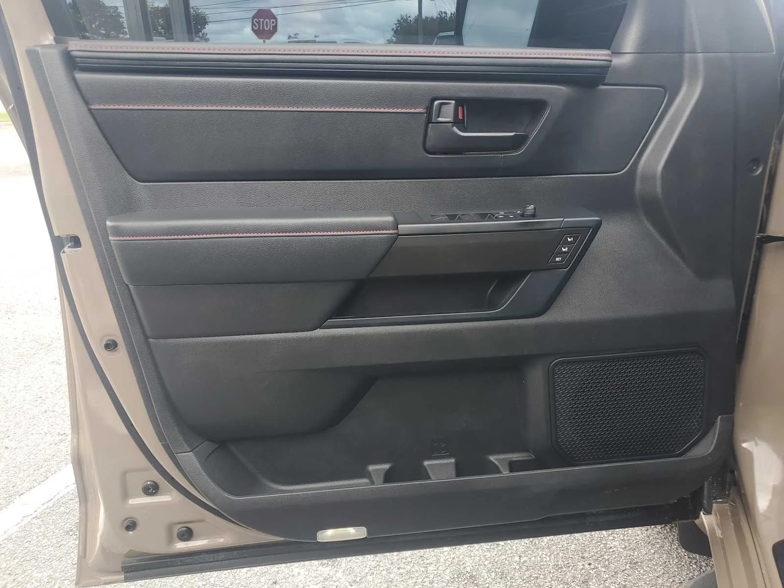 Used 2025  Toyota SR5 image 24
