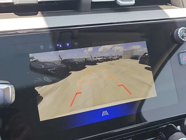 New 2027 Summit White Chevrolet LT image 28