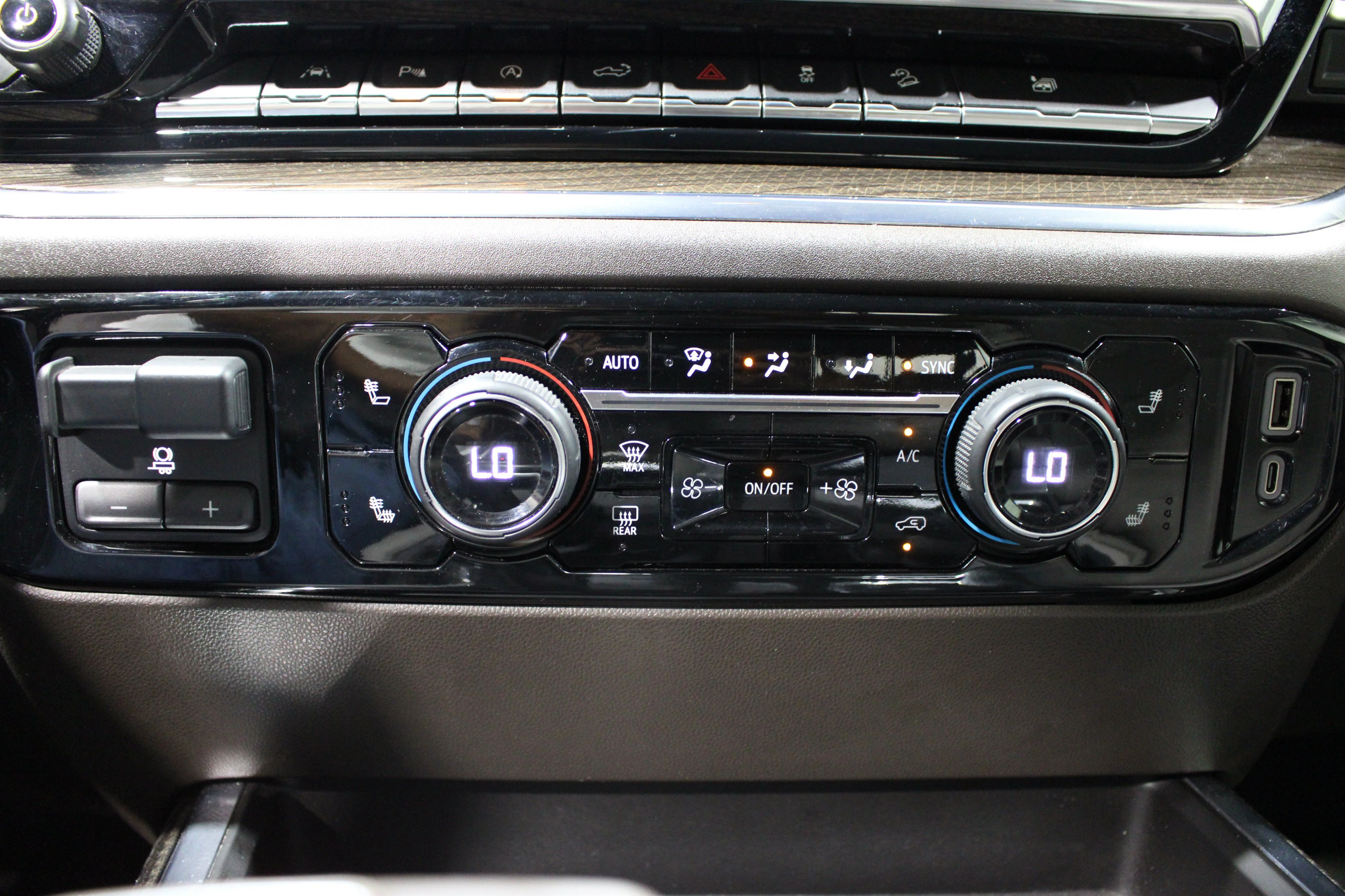 2024 Chevrolet Silverado 1500 LT Trail Boss - Photo 19