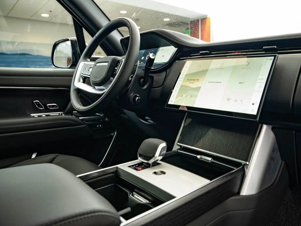 New 2026 Santorini Black Land Rover SE image 46