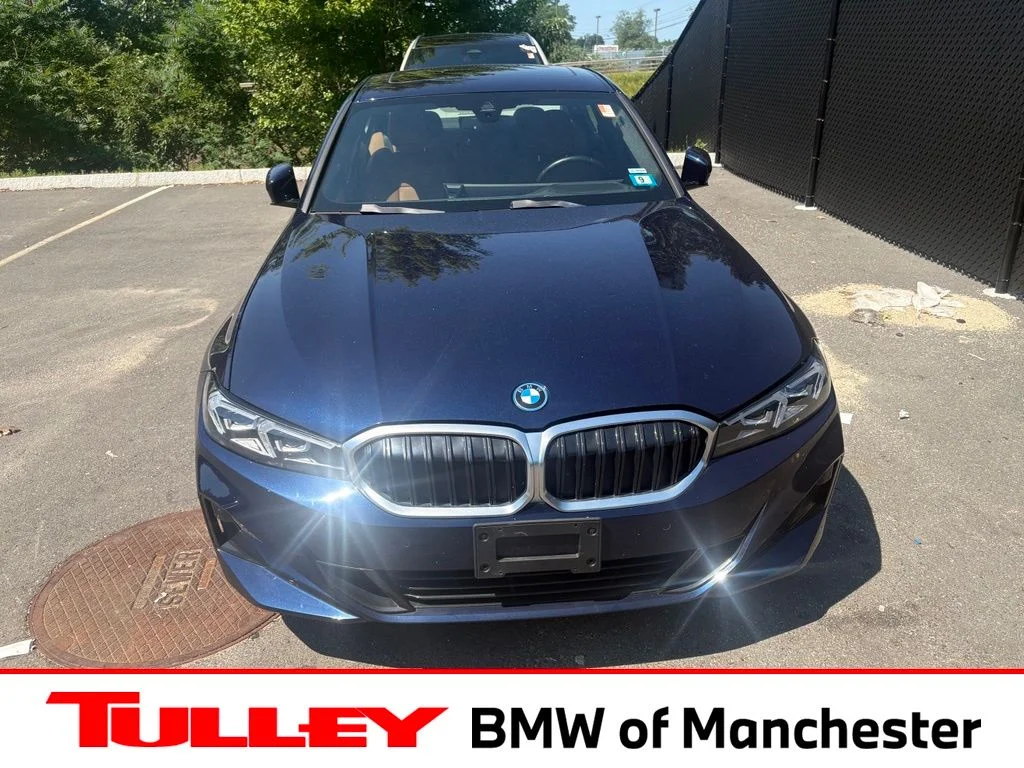 2023 BMW 3 Series 330e xDrive Sedan's photo