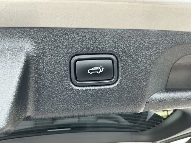 Used 2021 Silver Hyundai SEL image 13