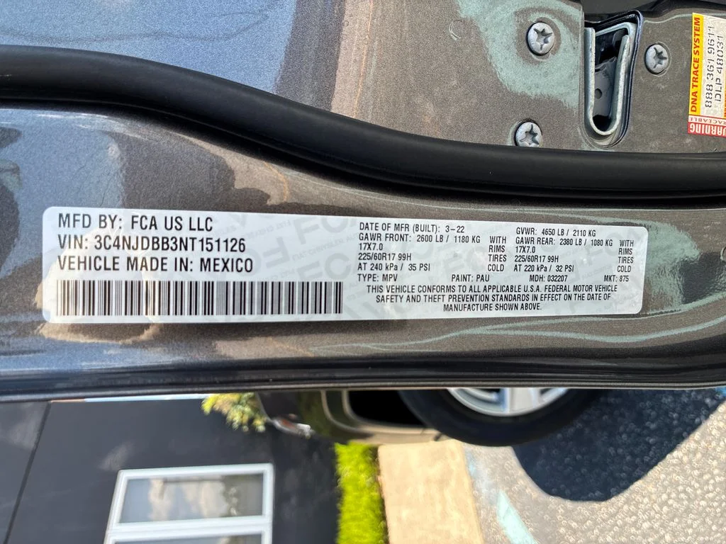 Used 2022 Gray Jeep Latitude image 17