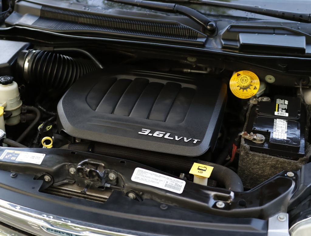 Used 2014 Silver Chrysler Touring-L 30th Anniversary image 18