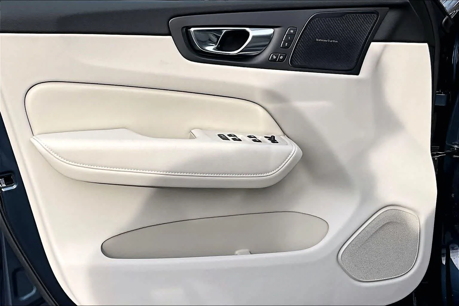 New 2026 Denim Blue Volvo Ultra image 11