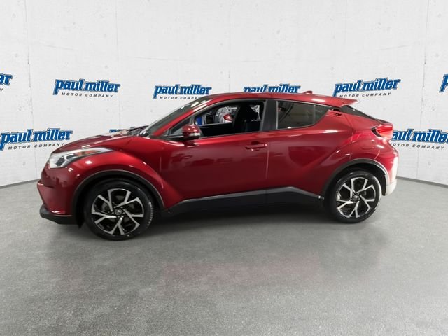 Certified Used 2018 Pearl Toyota XLE image 6