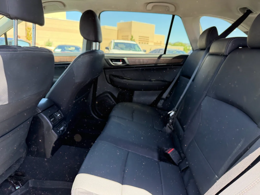 Used 2018 Ice Silver Metallic Subaru Limited image 25