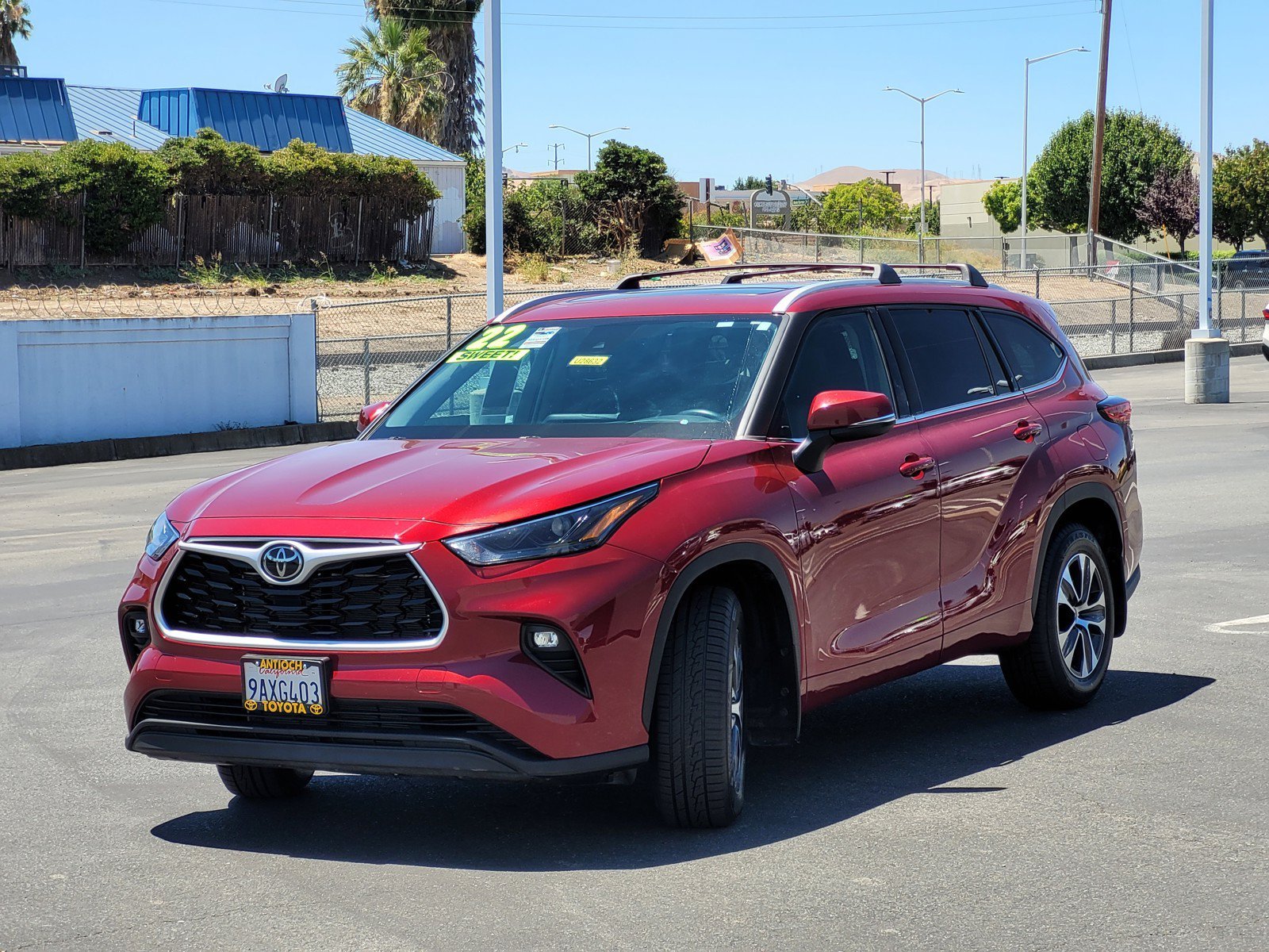 Used 2022  Toyota XLE image 8