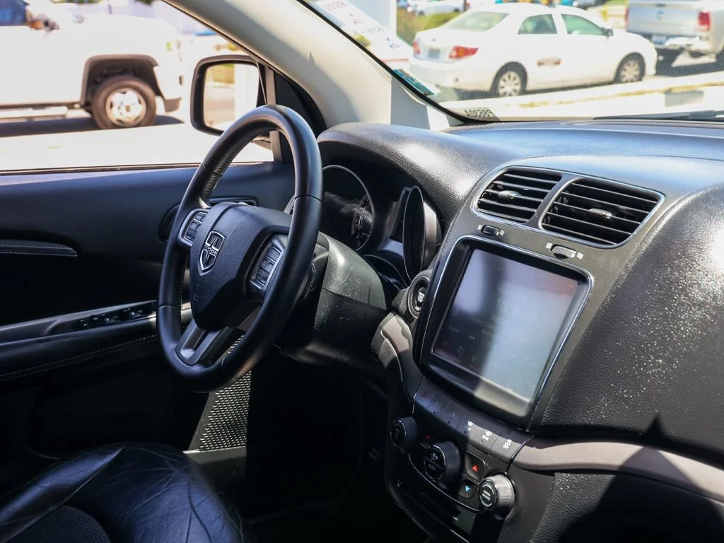 Used 2017 Black Dodge Crossroad image 19