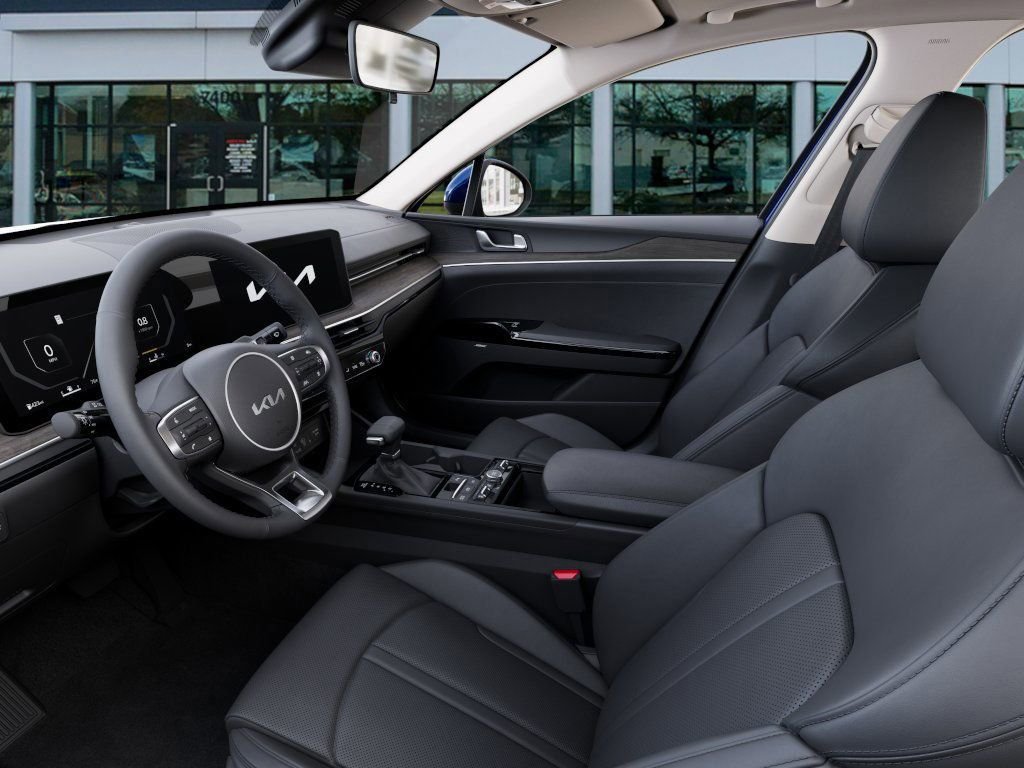 2025 Kia K5 EX - Photo 17