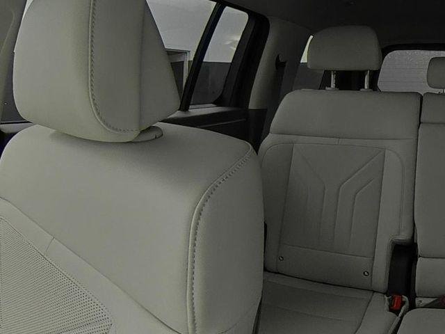 New 2027 Gray Hyundai SEL AWD image 40