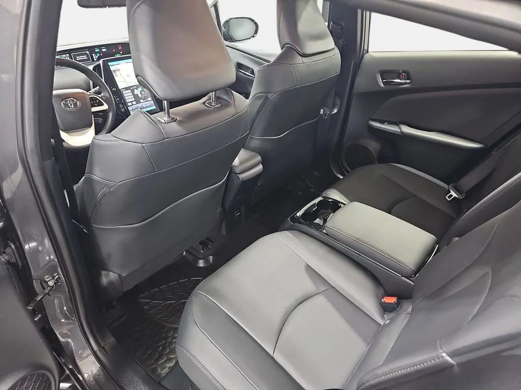 Used 2018 Gray Toyota Advanced image 13