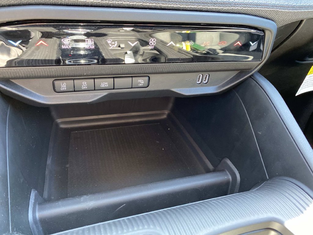 New 2026 Sting-Gray Clear-Coat Exterior Paint Jeep Laredo image 9
