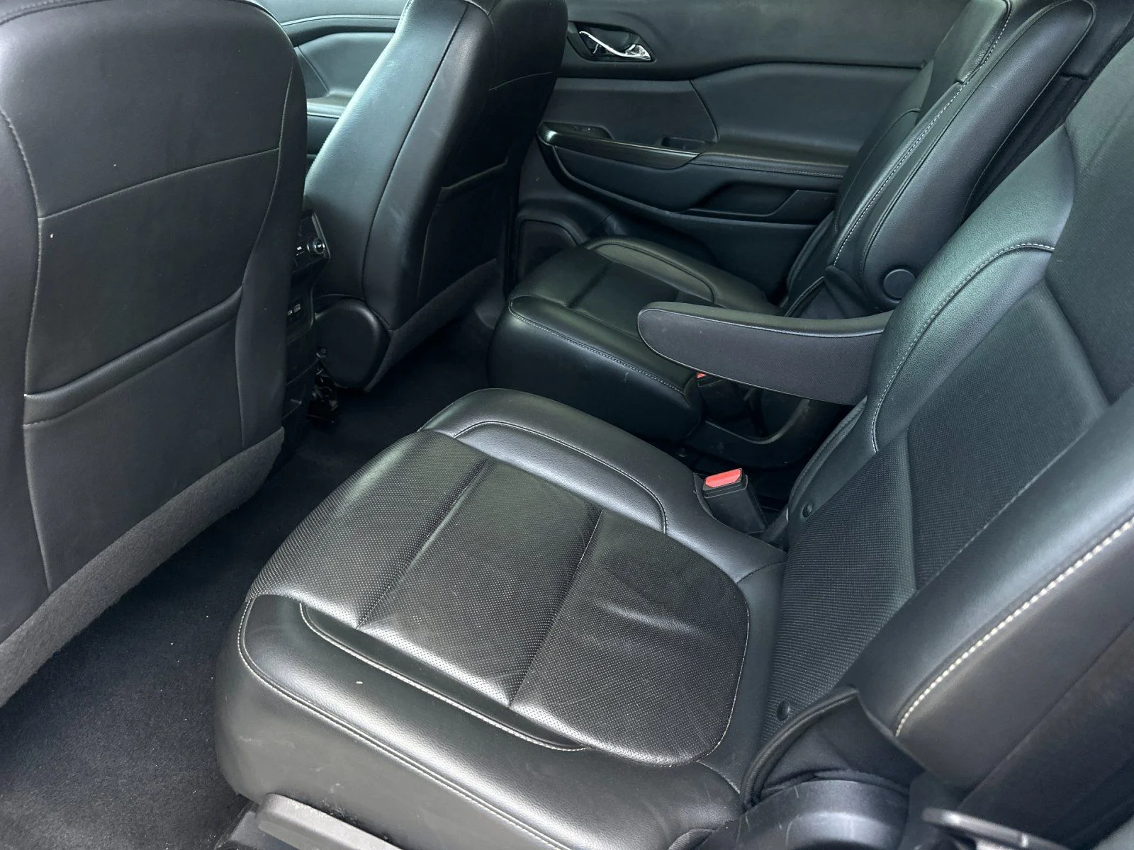 Used 2023 Summit White GMC SLT image 11