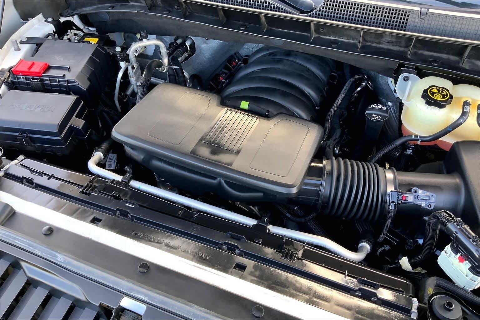 Used 2022 Summit White Chevrolet LTZ image 29