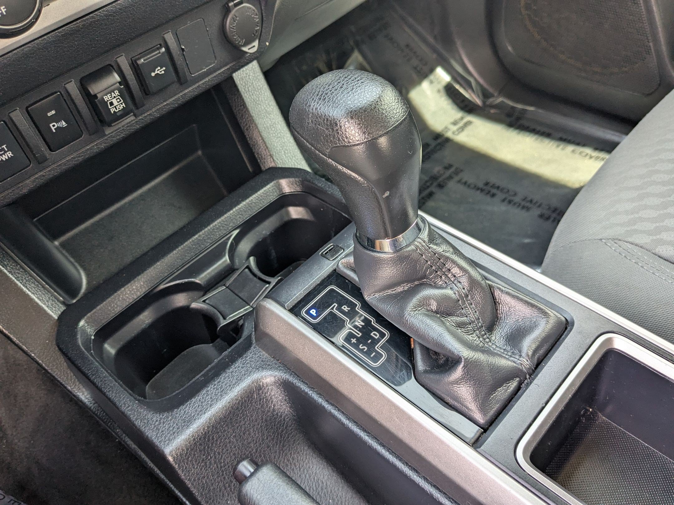 Used 2020 White Toyota SR5 V6 image 25