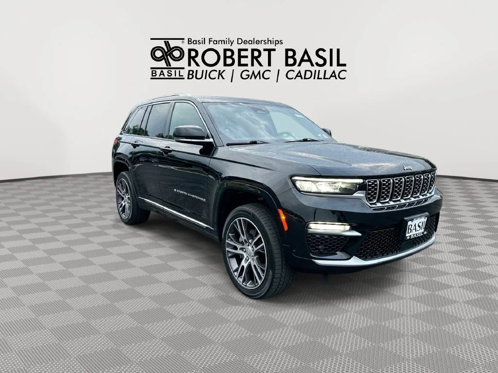 Used 2022 Black Jeep Summit image 2