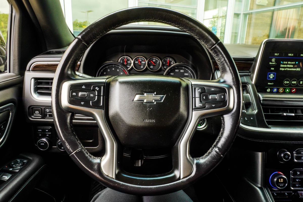 Used 2021 Black Chevrolet Z71 image 15
