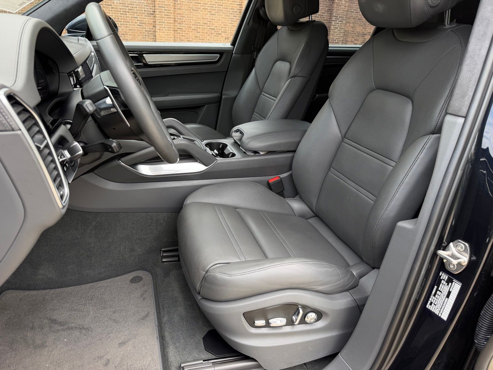 Used 2020 Blue Porsche Turbo image 12