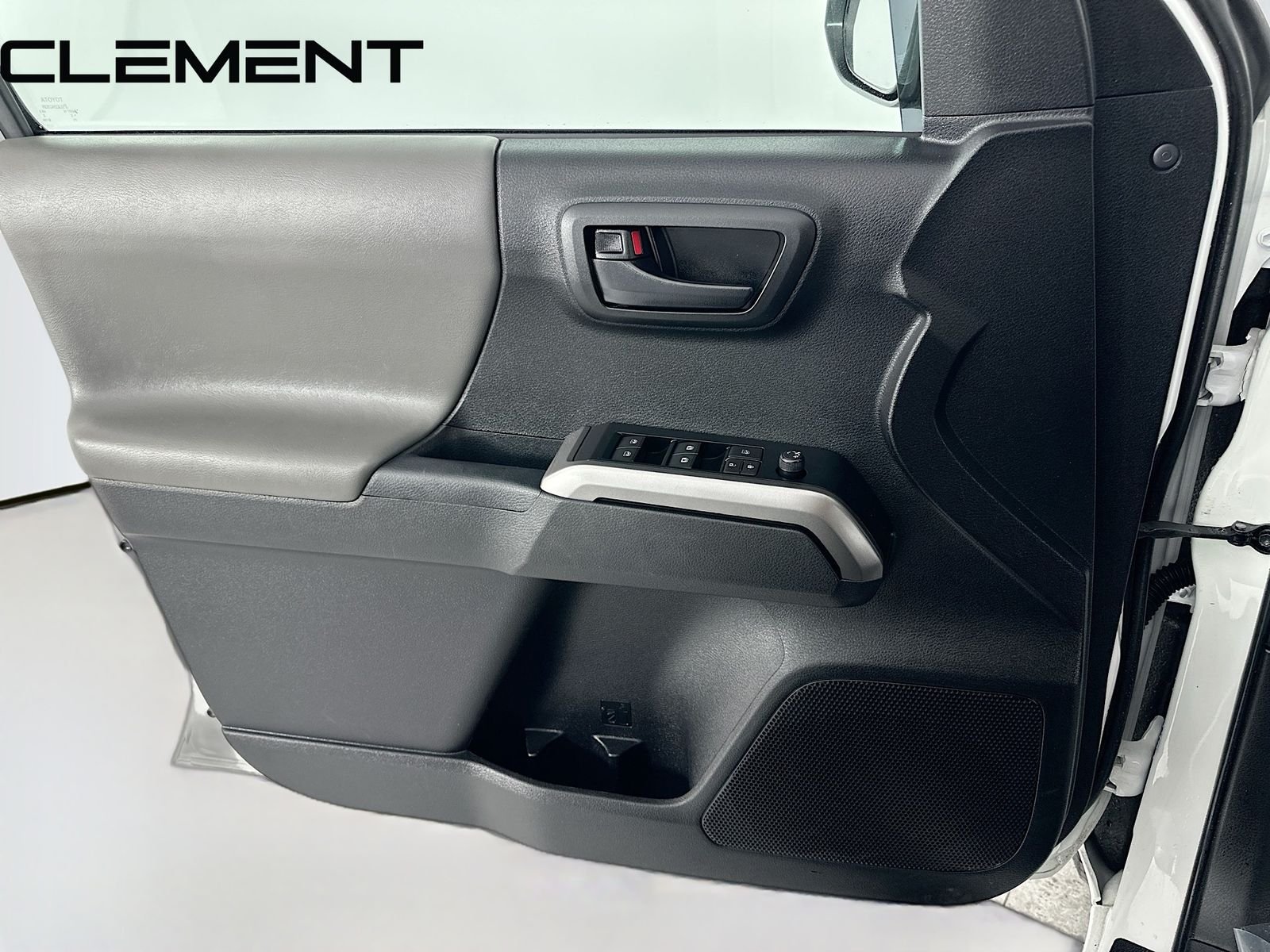 Used 2023 White Toyota SR5 image 25