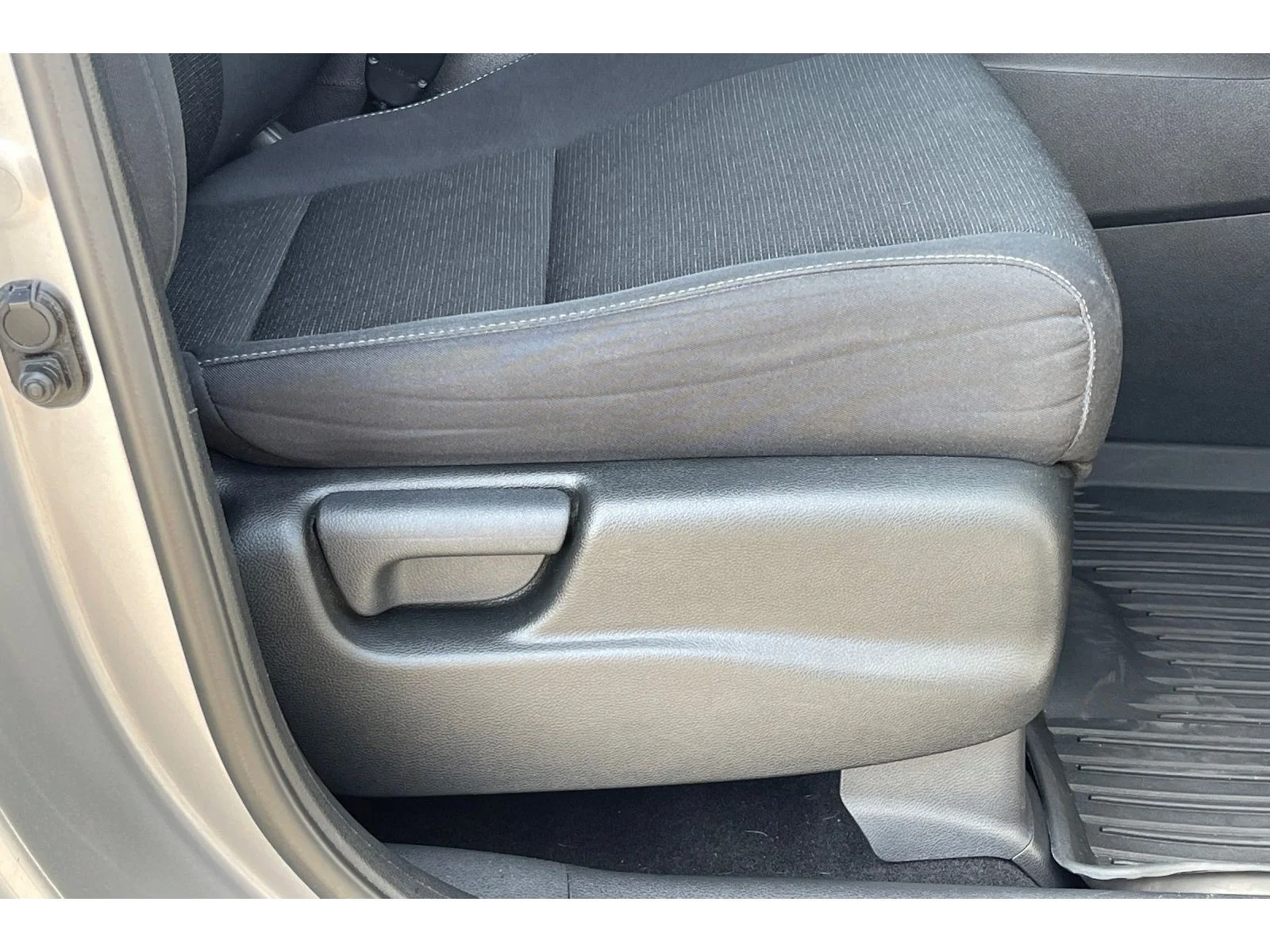 Used 2022 Lunar Silver Metallic Honda Sport image 21